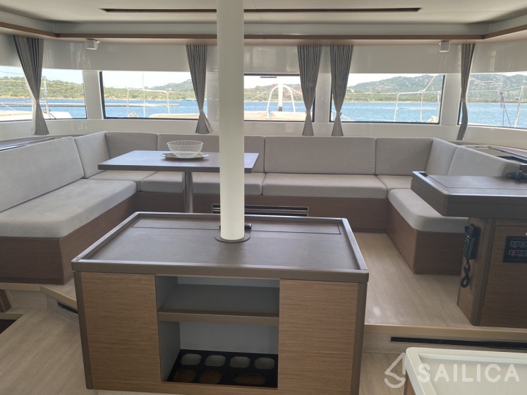 Lagoon 50 - Yacht Charter Sailica