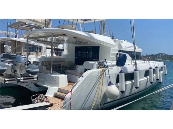 Lagoon 50 - Yacht Charter Sailica