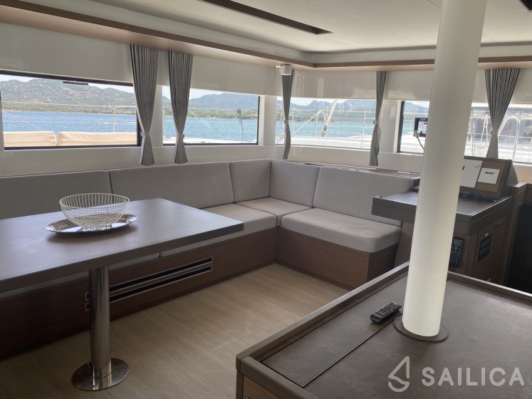 Lagoon 50 - Yacht Charter Sailica
