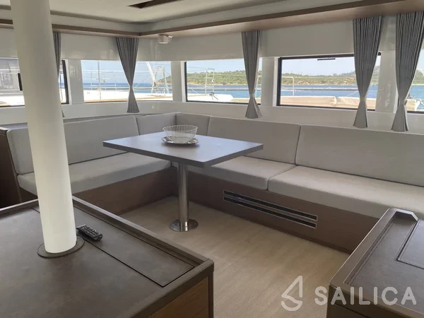Lagoon 50 - Yacht Charter Sailica