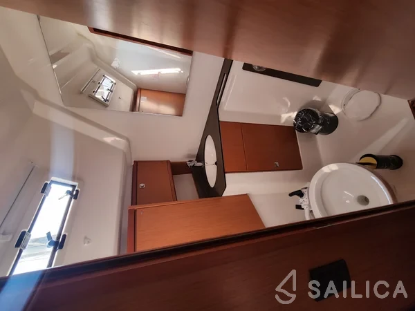 Bavaria 46 Cruiser - Yacht Charter Sailica