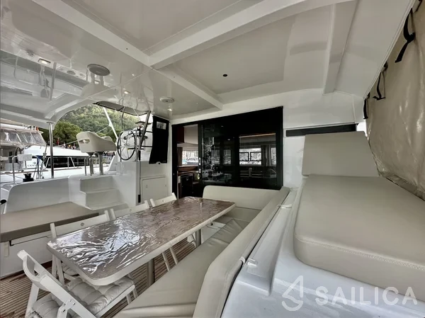 Lagoon 42 - Yacht Charter Sailica