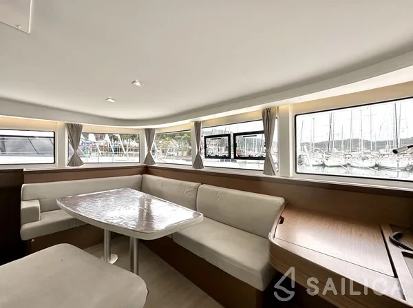 Lagoon 42 - Yacht Charter Sailica