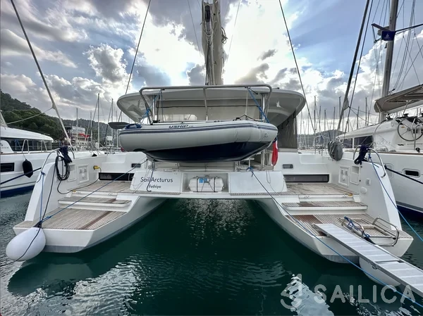 Lagoon 42 - Yacht Charter Sailica