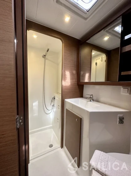 Lagoon 42 - Yacht Charter Sailica