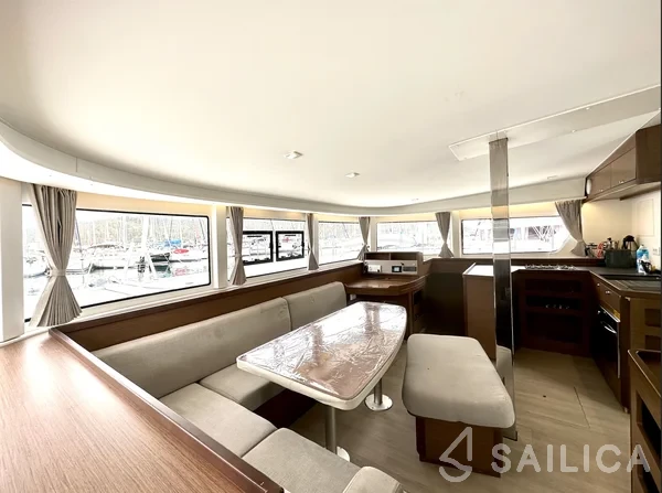 Lagoon 42 - Yacht Charter Sailica