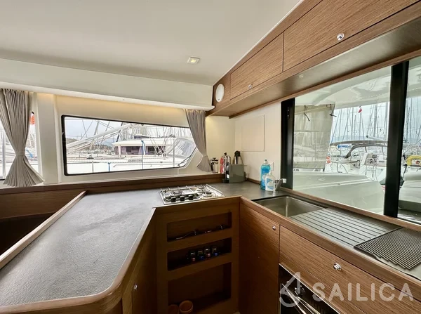 Lagoon 42 - Yacht Charter Sailica