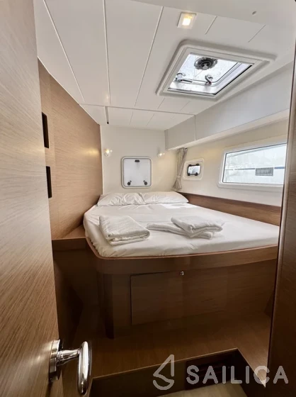 Lagoon 42 - Yacht Charter Sailica