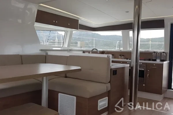 Bali 4.2 - Yacht Charter Sailica