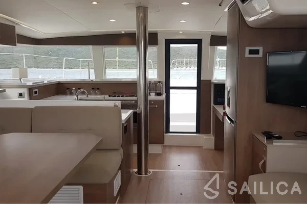 Bali 4.2 - Yacht Charter Sailica