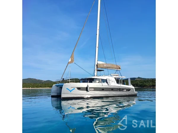Bali 4.2 - Yacht Charter Sailica