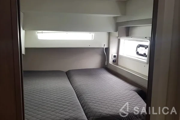 Bali 4.2 - Yacht Charter Sailica