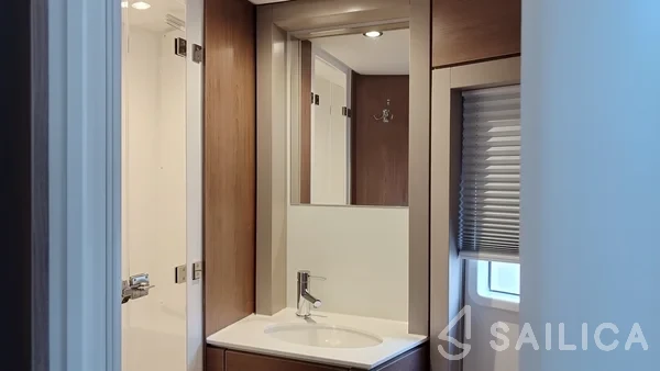 Bali 4.4 - Yacht Charter Sailica