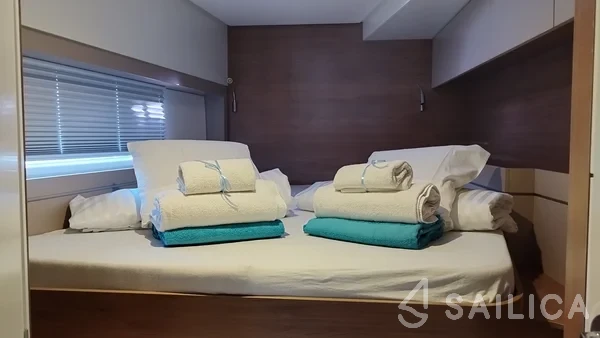 Bali 4.4 - Yacht Charter Sailica