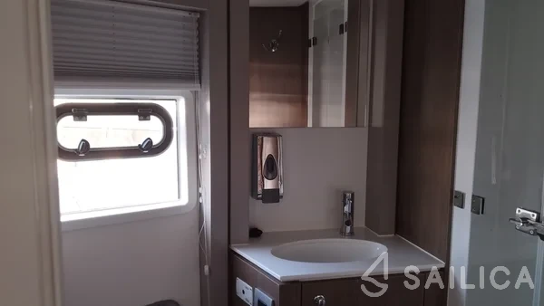 Bali 4.4 - Yacht Charter Sailica