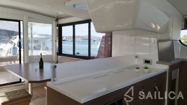 Bali 4.4 - Yacht Charter Sailica