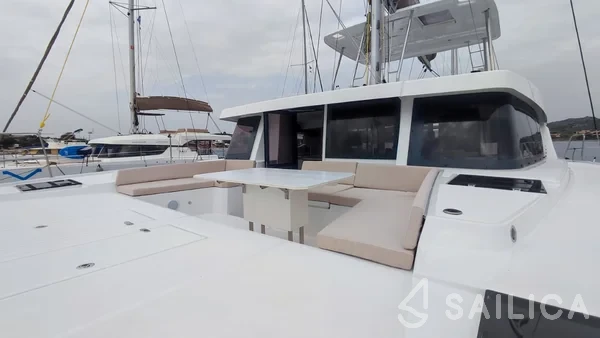 Bali 4.8  - Yacht Charter Sailica