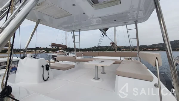 Bali 4.8  - Yacht Charter Sailica