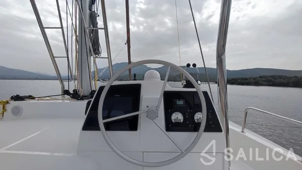 Bali 4.8  - Yacht Charter Sailica