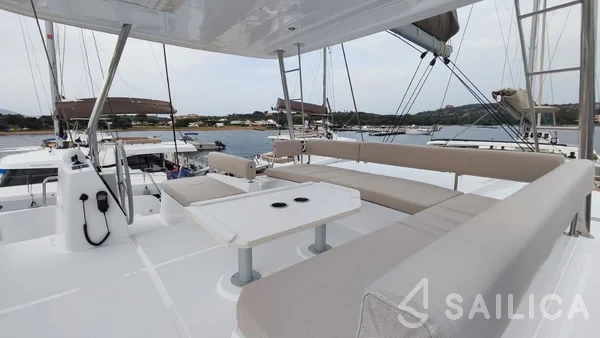 Bali 4.8  - Yacht Charter Sailica