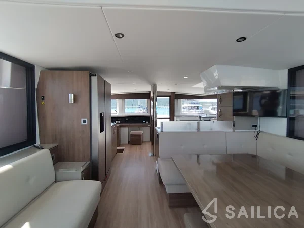 Bali 4.8  - Yacht Charter Sailica