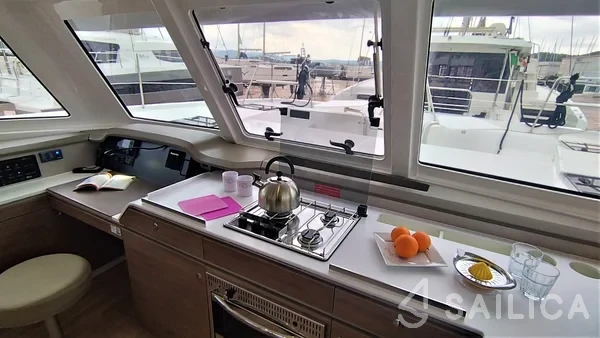 Bali Catspace - Yacht Charter Sailica