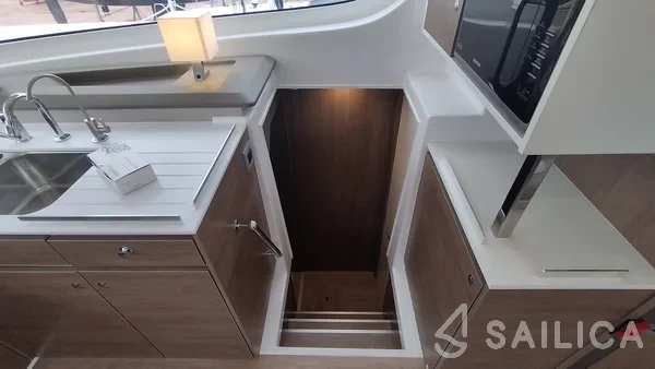 Bali Catspace - Yacht Charter Sailica