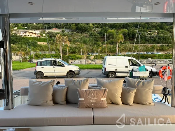 Bali 5.4. - Yacht Charter Sailica