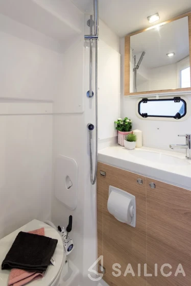 Bali 5.4. - Yacht Charter Sailica