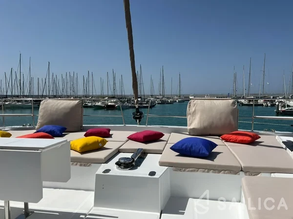 Bali 5.4. - Yacht Charter Sailica