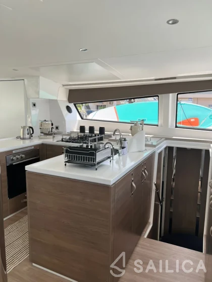 Bali 5.4. - Yacht Charter Sailica