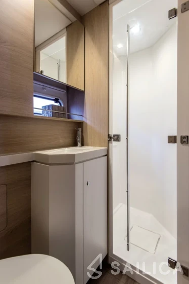 Bali 5.4. - Yacht Charter Sailica