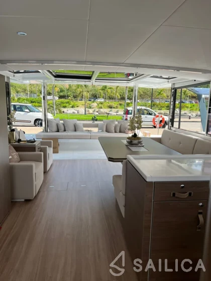 Bali 5.4. - Yacht Charter Sailica