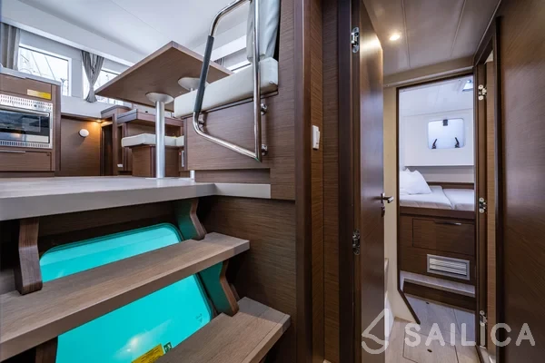Lagoon 40 - Yacht Charter Sailica