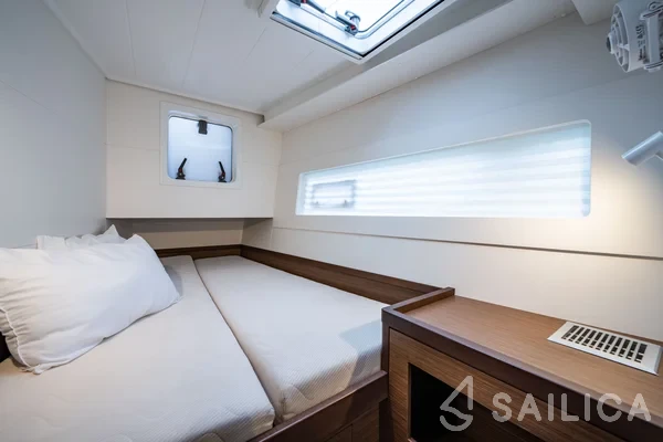 Lagoon 40 - Yacht Charter Sailica