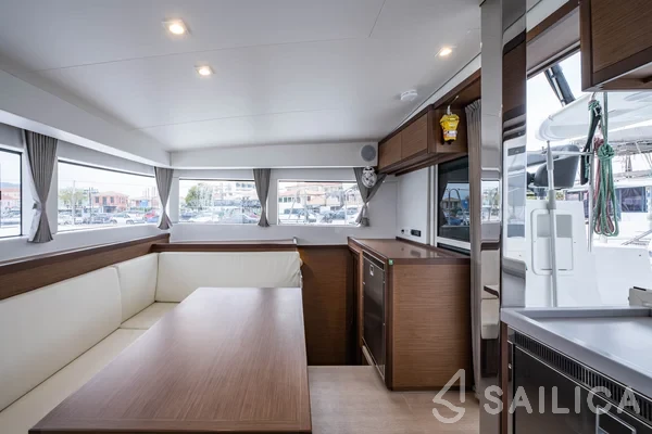 Lagoon 40 - Yacht Charter Sailica
