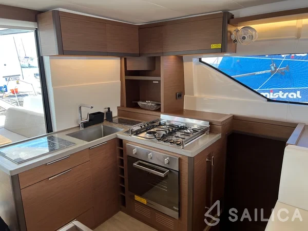 Lagoon 50 - Yacht Charter Sailica