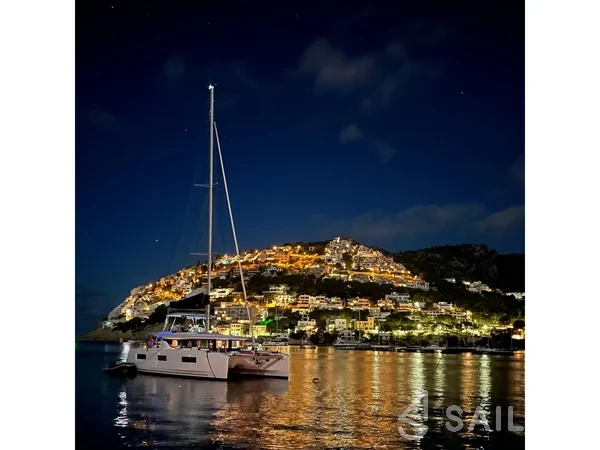 Lagoon 46  - Yacht Charter Sailica
