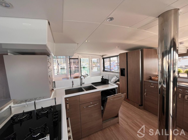 Bali 4.8  - Yacht Charter Sailica