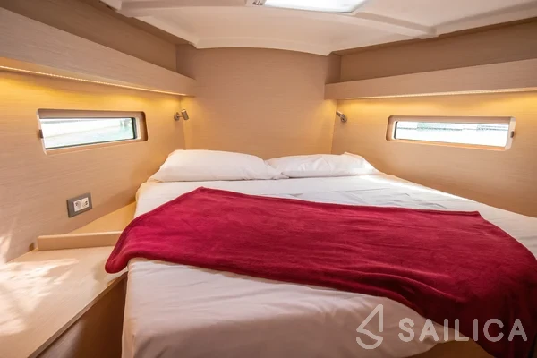 Oceanis 40.1 - Yacht Charter Sailica