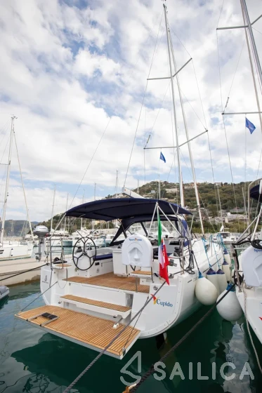 Oceanis 40.1 - Yacht Charter Sailica