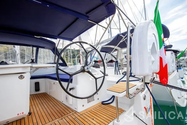 Oceanis 40.1 - Yacht Charter Sailica