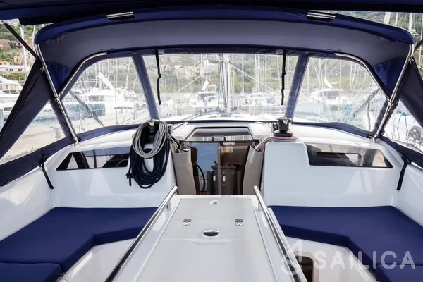 Oceanis 40.1 - Yacht Charter Sailica
