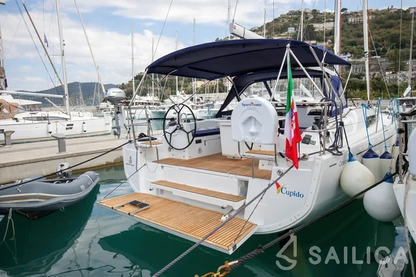 Oceanis 40.1 - Yacht Charter Sailica