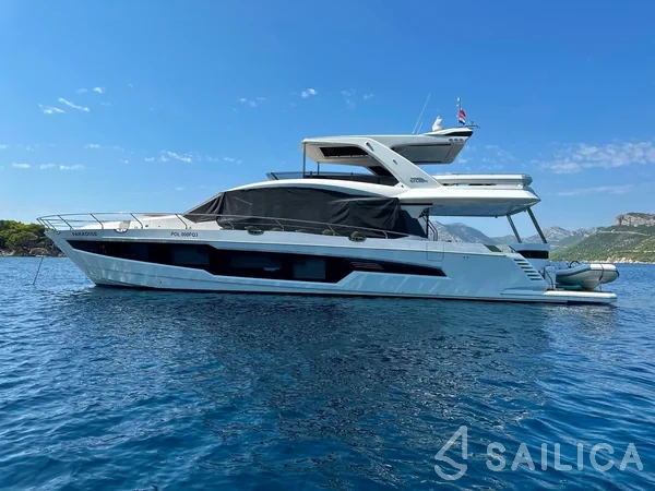 Galeon 680 Fly - Yacht Charter Sailica