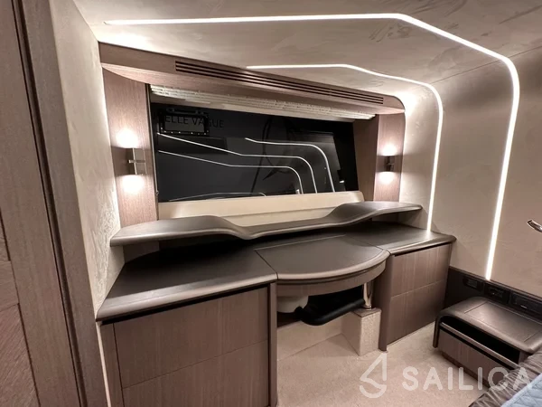 Galeon 680 Fly - Yacht Charter Sailica