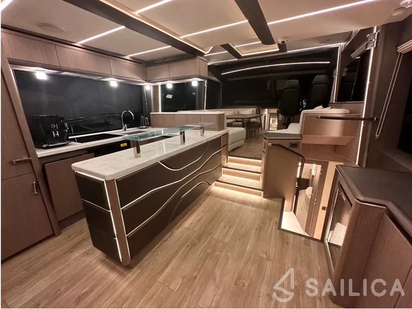 Galeon 680 Fly - Yacht Charter Sailica