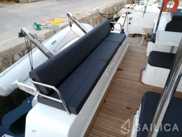 Astréa 42 - Yacht Charter Sailica