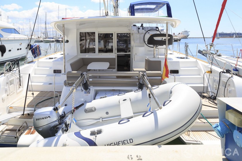 Lagoon 40 - Yacht Charter Sailica