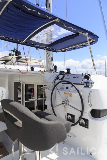 Lagoon 40 - Yacht Charter Sailica